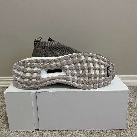 Adidas Ultraboost Purecontrol+ - Picture 2 of 4